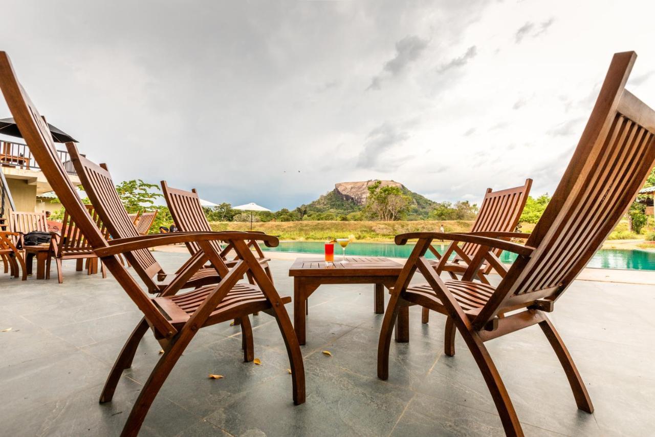 Sigiriya King'S Resort Exteriör bild
