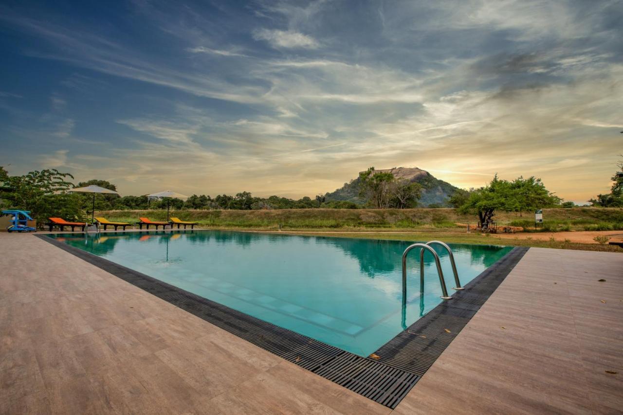 Sigiriya King'S Resort Exteriör bild